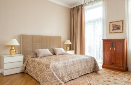 Fenster dämmen ohne Bohren: Halbtransparente Aerogel-Gardinen mit Magnetrahmen für Mietwohnungen