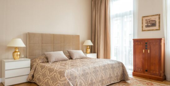 Fenster dämmen ohne Bohren: Halbtransparente Aerogel-Gardinen mit Magnetrahmen für Mietwohnungen