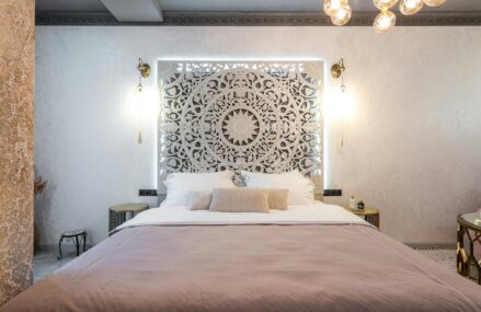 Myzelmöbel 2.0: Akustikmöbel, die Luft filtern, leuchten und am Ende kompostierbar sind