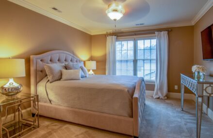 Vorhänge und Gardinen richtig planen: Sichtschutz, Wärmeschutz und Akustik ohne Fehlkäufe