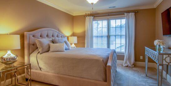 Vorhänge und Gardinen richtig planen: Sichtschutz, Wärmeschutz und Akustik ohne Fehlkäufe