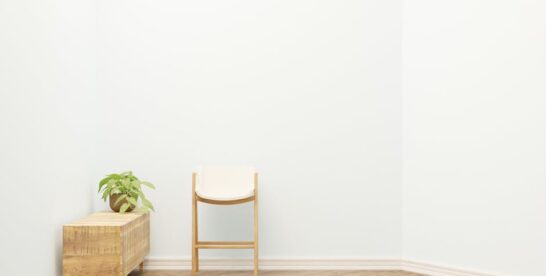 Fensterlaibung clever nutzen: Sitzbank, Stauraum und Dämmung ohne große Baustelle