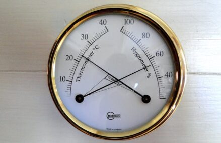 Feuchte Wände in der Mietwohnung stoppen: Ursachen finden, richtig lüften, Möbel stellen, Schimmel vermeiden