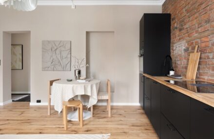 Kleine Essecke in der Mietwohnung planen: Tischform, Sitzbank, Licht und Stauraum auf 4 bis 8 m2