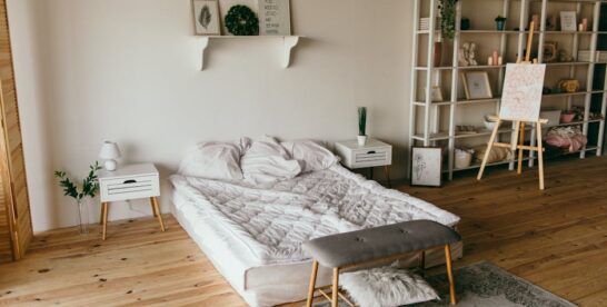 Stauraum im Schlafzimmer ohne neuen Schrank: 18 Lösungen für 10 bis 16 m2, die wirklich alltagstauglich sind