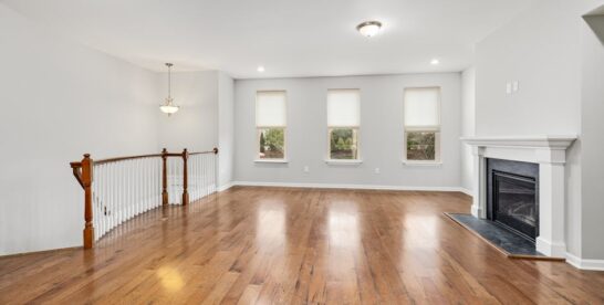 Wände glatt bekommen ohne Neuputz: Spachteln, Schleifen, Grundieren und Streichen in Mietwohnung und Altbau