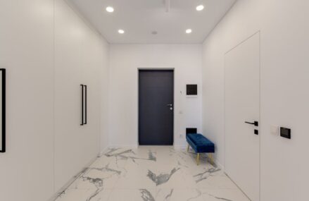 Innentüren schalldämmen ohne Türtausch: Dichtungen, Bodenschiene und schwere Vorhänge für spürbar mehr Ruhe