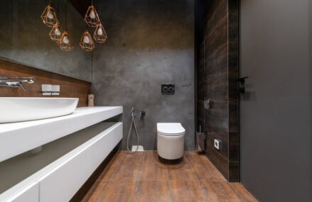 Wand-WC nachrüsten ohne Komplettsanierung: Vorwand, Schallschutz und Stauraum auf 3 bis 8 m2