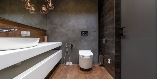 Wand-WC nachrüsten ohne Komplettsanierung: Vorwand, Schallschutz und Stauraum auf 3 bis 8 m2